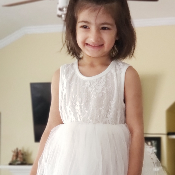 Tulle dress with pearls - Picture 4 of 4